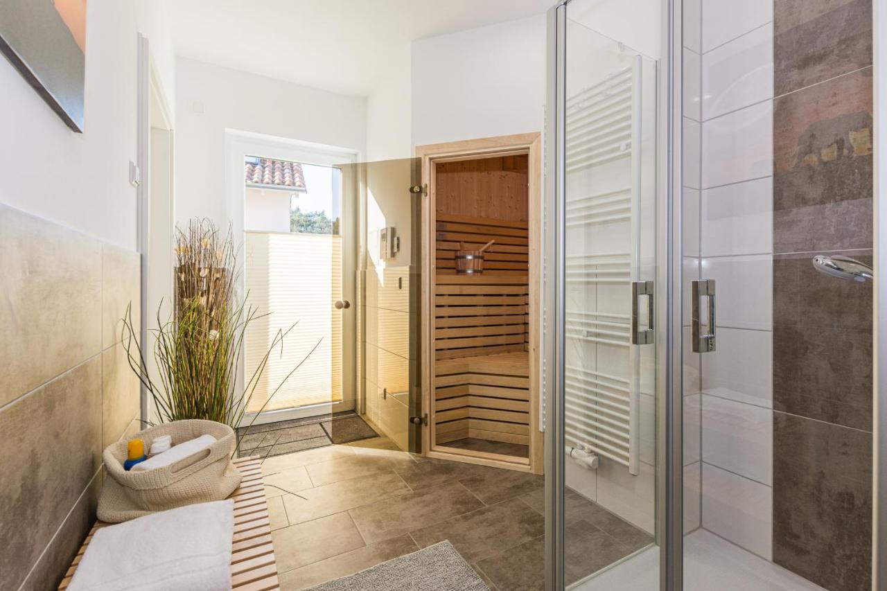 קרקוב אם זיי 5 Sterne Ferienhaus Direkt Am See Mit Sauna-Kamin-Garten מראה חיצוני תמונה