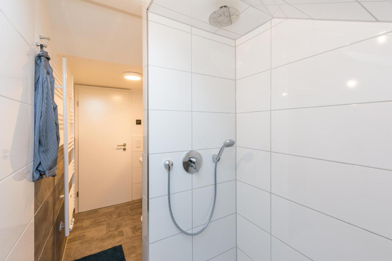 קרקוב אם זיי 5 Sterne Ferienhaus Direkt Am See Mit Sauna-Kamin-Garten מראה חיצוני תמונה